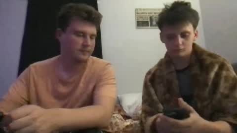 Snapshot of d_dart chatting on September 20, 4:37 am Aeboy12 online show from September 20, 4:37 am