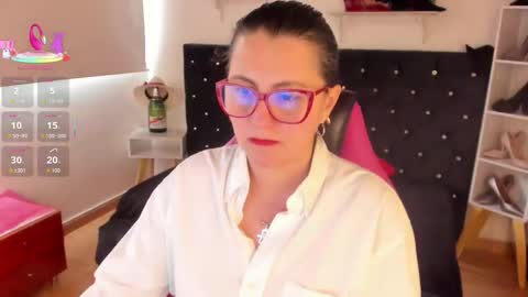 Mia  online show from September 29, 2:38 pm