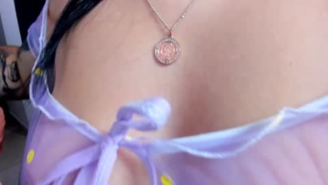 Ailyn  online show from February 9, 1:44 am