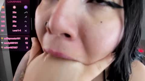 Ailyn  online show from October 12, 5:22 am