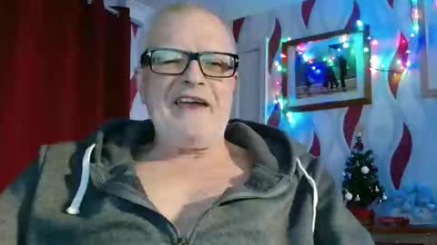 Brian ... online show from December 15, 9:00 pm