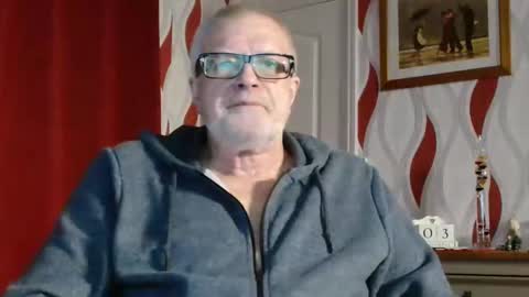 Brian ... online show from December 3, 9:06 pm