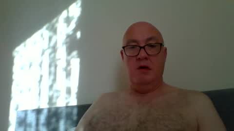 daddyhere4uall6 online show from October 26, 8:37 am