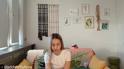 Zoe online show from November 2, 10:54 pm