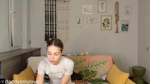 Zoe online show from November 4, 9:05 pm