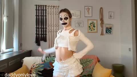 Zoe online show from October 31, 10:43 pm