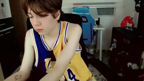 dae_lune online show from February 6, 10:34 pm