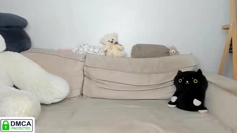 daenery_ online show from October 7, 9:00 pm