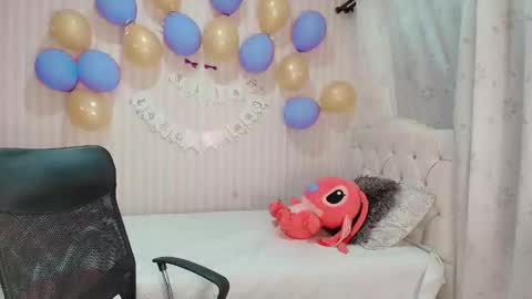 daeneryslove_doll online show from October 12, 9:13 am