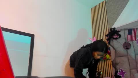 daffnelewis online show from October 20, 11:26 am