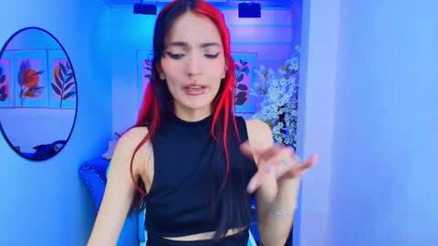 dafne huges online show from October 9, 7:41 pm