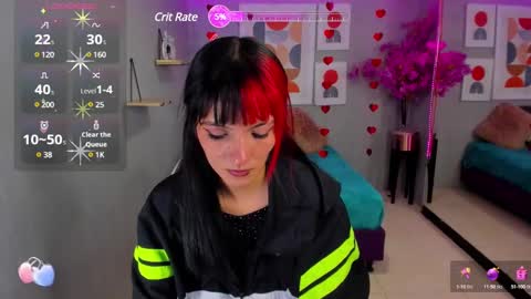 dafne huges online show from February 25, 8:00 pm