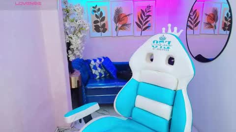 dafne huges online show from November 6, 7:39 pm