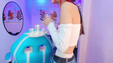 dafne huges online show from September 29, 7:35 pm