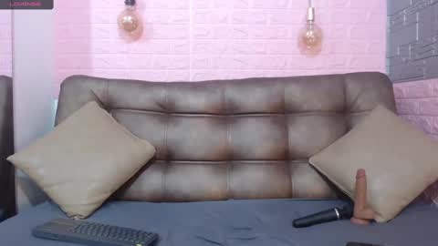 dafnee_e online show from March 8, 12:00 am