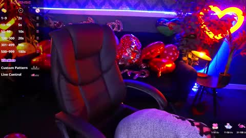 Snapshot of dafni_mon chatting on February 17, 6:42 am Dafni Mon online show from February 17, 6:42 am