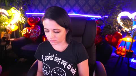 Snapshot of dafni_mon chatting on February 6, 1:43 pm Dafni Mon online show from February 6, 1:43 pm