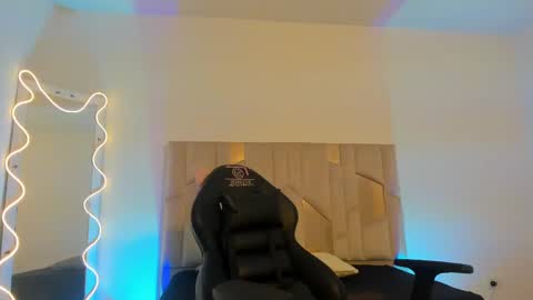 dahia  online show from February 24, 3:23 am