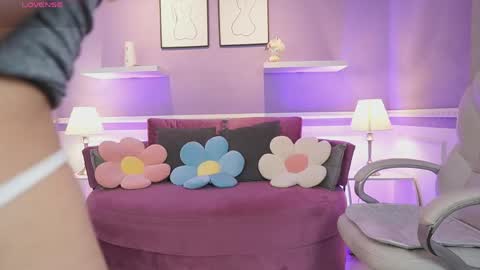 Dahlia Grey online show from March 23, 11:37 am