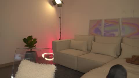 Snapshot of daihanwatson_ chatting on March 2, 11:53 pm Dai independent online show from March 2, 11:53 pm
