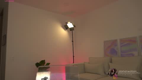 Snapshot of daihanwatson_ chatting on March 5, 4:13 am Dai independent online show from March 5, 4:13 am