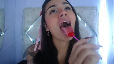 daila_ online show from January 23, 1:35 pm