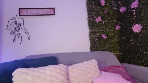 Angel online show from September 12, 1:57 pm