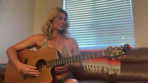 Daisy137 online show from February 16, 8:07 pm