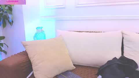 Daisy Price online show from March 17, 11:15 am