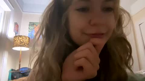 Snapshot of daisybaby699 chatting on January 4, 4:44 am DaisyB3 online show from January 4, 4:44 am