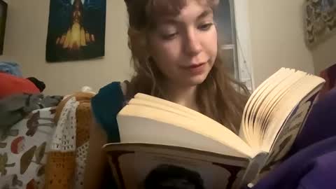 Snapshot of daisybaby699 chatting on February 26, 8:17 am DaisyB3 online show from February 26, 8:17 am