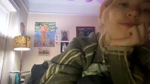 Snapshot of daisybaby699 chatting on December 31, 5:55 am DaisyB3 online show from December 31, 5:55 am