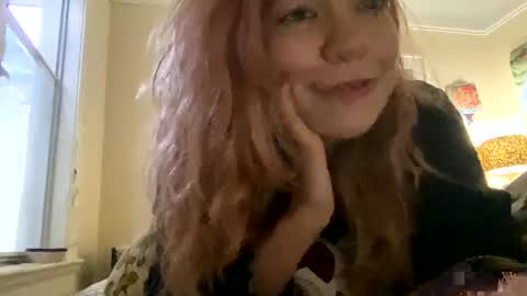 Snapshot of daisybaby699 chatting on February 8, 12:17 am DaisyB3 online show from February 8, 12:17 am