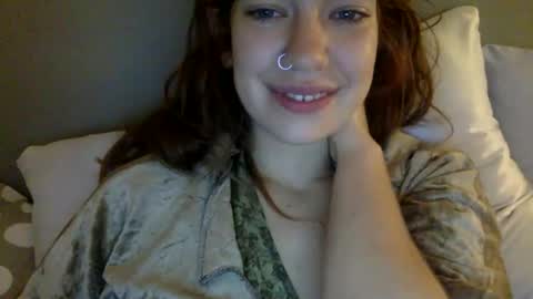 Snapshot of daisybaby699 chatting on October 16, 9:57 pm DaisyB3 online show from October 16, 9:57 pm