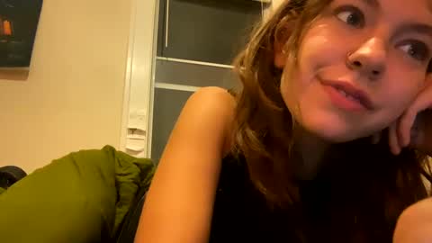 Snapshot of daisybaby699 chatting on September 13, 4:26 am DaisyB3 online show from September 13, 4:26 am