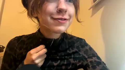 DaisyB3 online show from April 23, 7:38 am