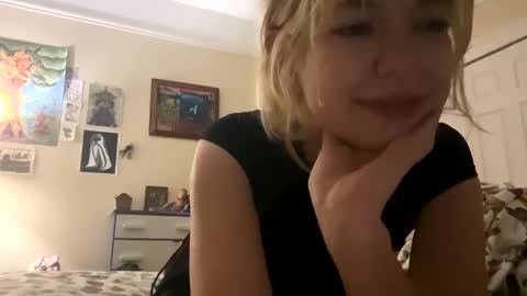 Snapshot of daisybaby699 chatting on January 12, 8:46 am DaisyB3 online show from January 12, 8:46 am