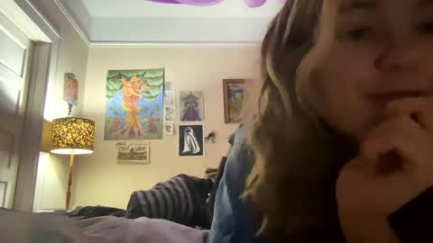 Snapshot of daisybaby699 chatting on December 28, 6:28 am DaisyB3 online show from December 28, 6:28 am