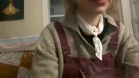 Snapshot of daisybaby699 chatting on February 24, 3:02 am DaisyB3 online show from February 24, 3:02 am