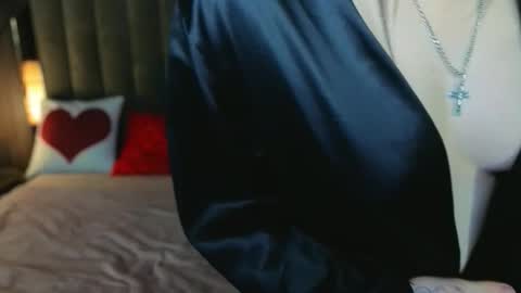 daisydelight_ online show from March 4, 5:26 am