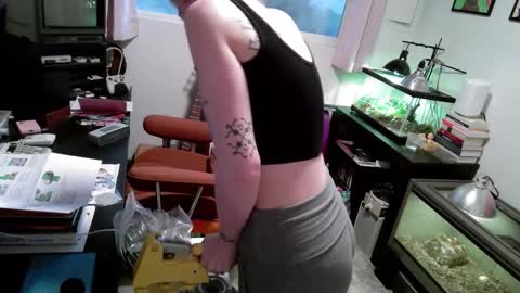 daisymynx online show from March 20, 1:21 am