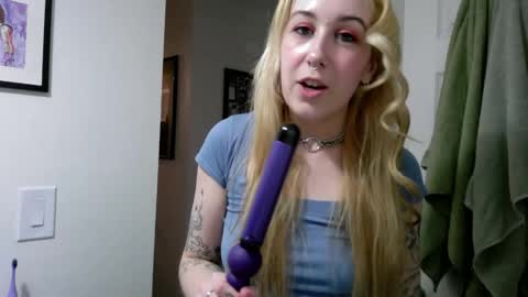 daisymynx online show from March 18, 12:16 am