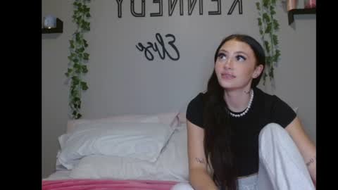 daisyparkerxo online show from June 17, 3:33 am