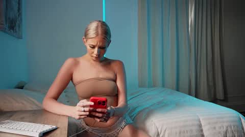 daisy online show from September 27, 9:45 pm