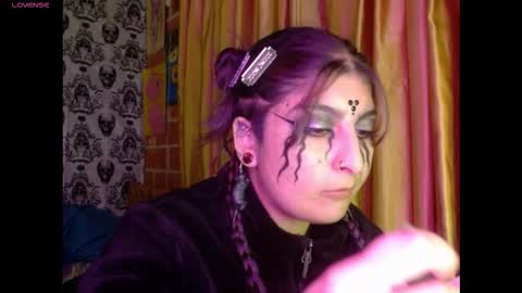    --  -- help me reach 100 hands up  online show from November 1, 5:17 am