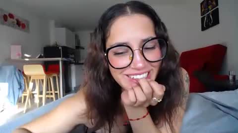 IG  dakotasofiaa online show from November 22, 9:45 pm