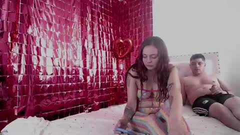 Dakota and Aron online show from October 4, 5:44 pm