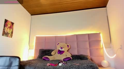 dakota_ds online show from December 6, 2:08 am