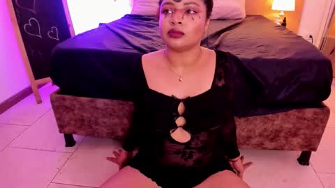 dakota_mars online show from October 31, 5:57 pm