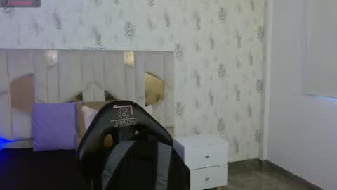 Dakota online show from November 9, 7:49 pm